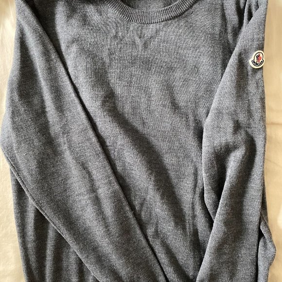 Moncler Logo Patch Gray Sweater - Picture 10 of 10